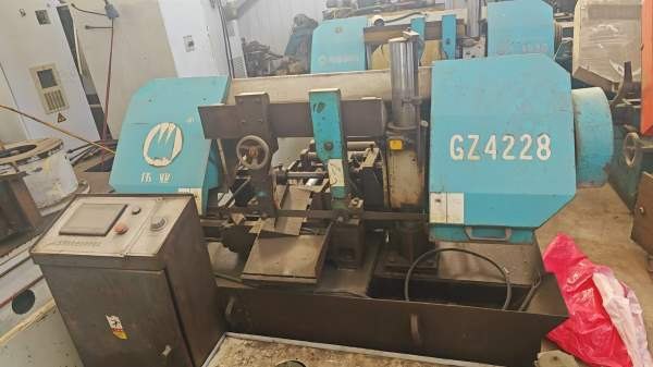 五台锯床清货处理，洛阳仓库。