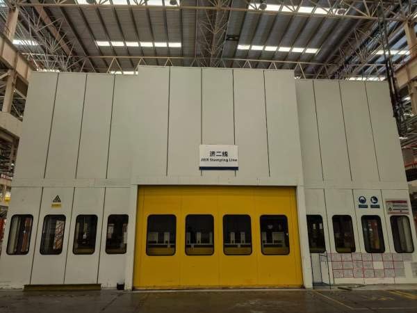 德国舒勒产2014年产，高速四点锻压线7300吨。2500吨/1.