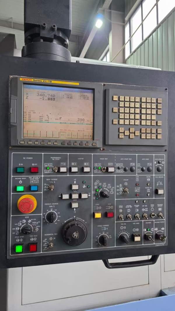 斗山PUMA700数控车床24寸三爪液压卡盘加工直径900加工.