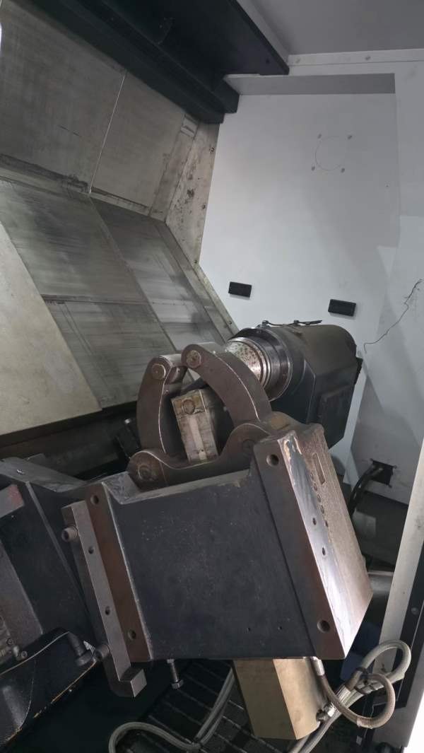 斗山PUMA700数控车床24寸三爪液压卡盘加工直径900加工.