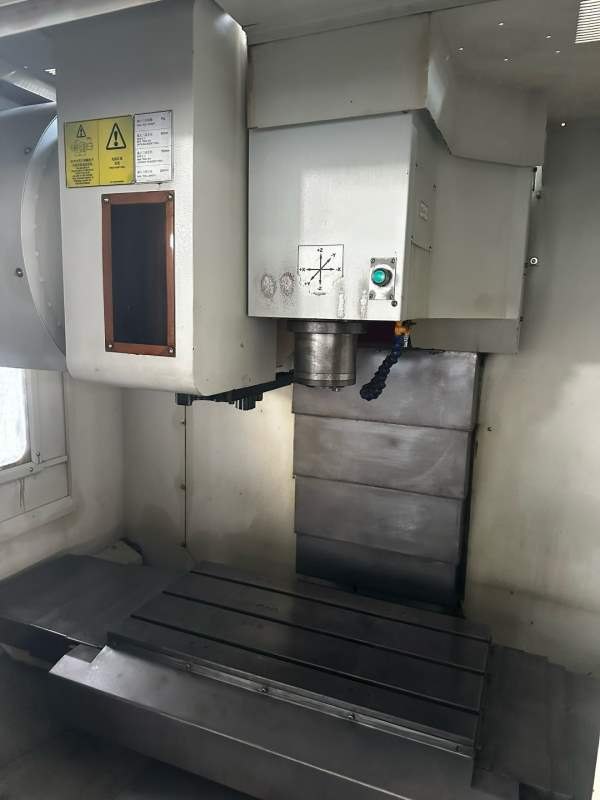 哈挺710三轴线规bt40主轴15000转。20把机械手刀库，西.