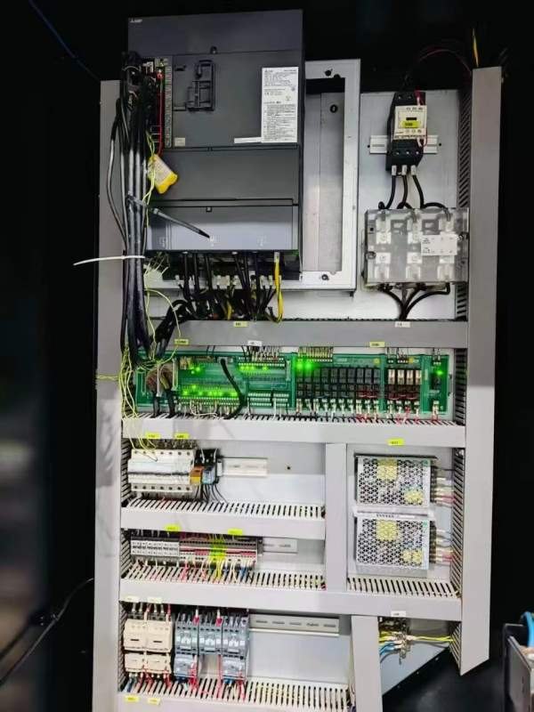 格勒玛850V加工中心2022年 台湾珊羚光机 三菱M80系统.