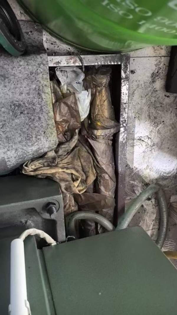 的靓货:安徽新诺X6132B万能铣床，到无锡仓库，低价