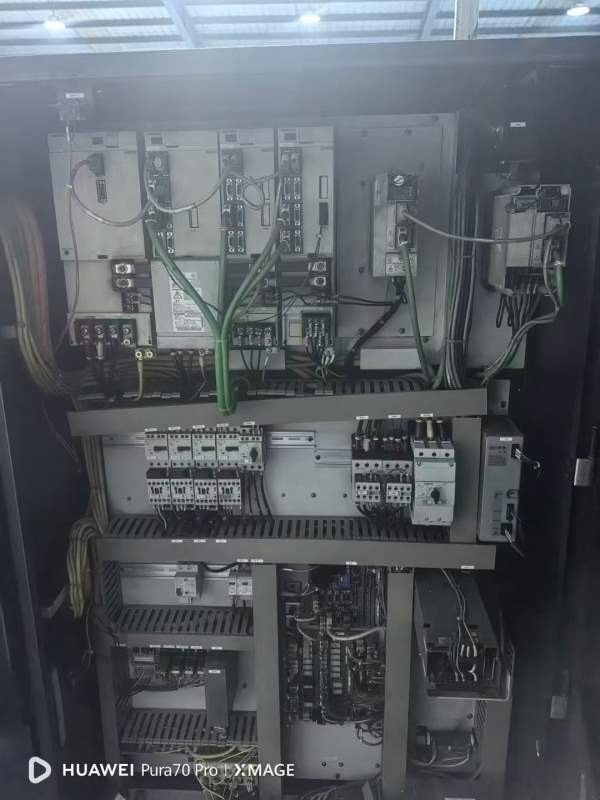 马扎克200M  车铣  刀座铣头已配好  拉回去直接干活  .