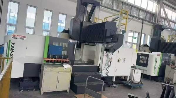 2台9成新扬森2013龙门加工中心、全部2022年的设备、带.