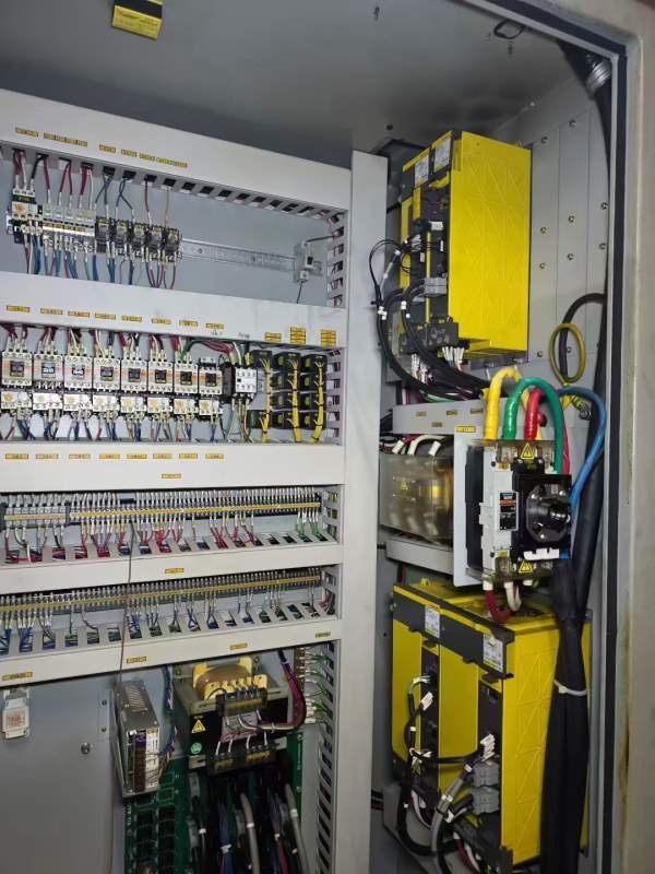 韩国原装进口威亚630卧加，双工位，2010年10月，BT50.