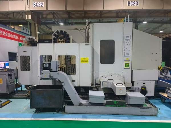 日本三菱800卧式加工中心DH80工作台:800800mmX/Y/Z行.