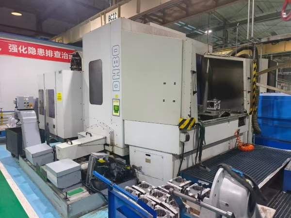 日本三菱800卧式加工中心DH80工作台:800800mmX/Y/Z行.