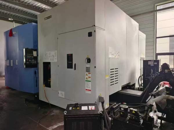 韩国斗山NHP-8005卧式双工位加工中心，2024年出厂工作.