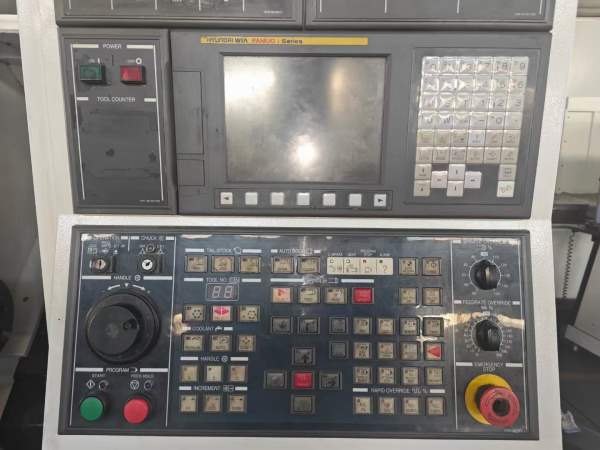 2016年威亚200c数控车床，8寸卡盘，12工位刀塔，线轨.