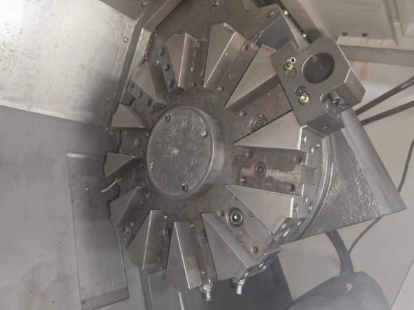 2016年威亚200c数控车床，8寸卡盘，12工位刀塔，线轨.