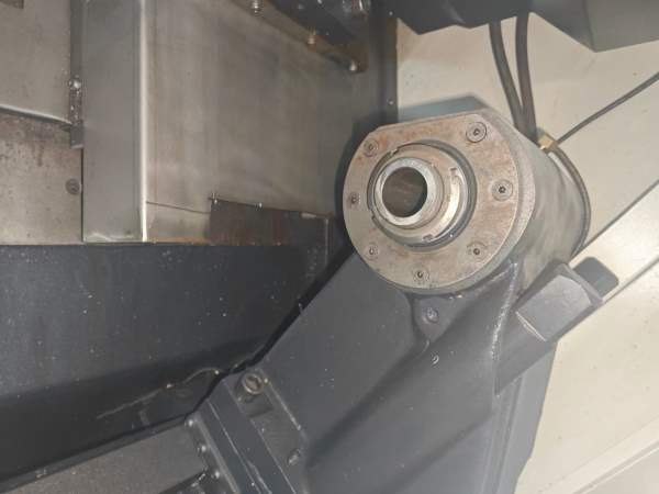 2016年威亚200c数控车床，8寸卡盘，12工位刀塔，线轨.