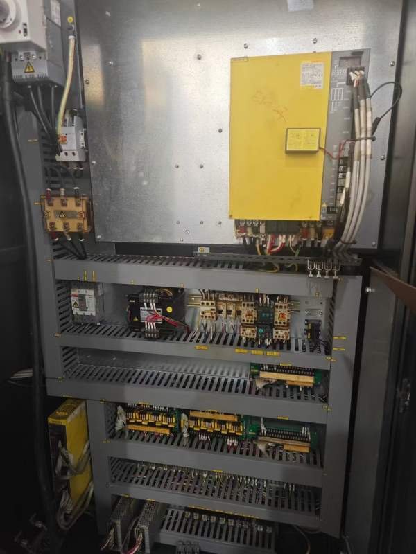 2016年威亚200c数控车床，8寸卡盘，12工位刀塔，线轨.