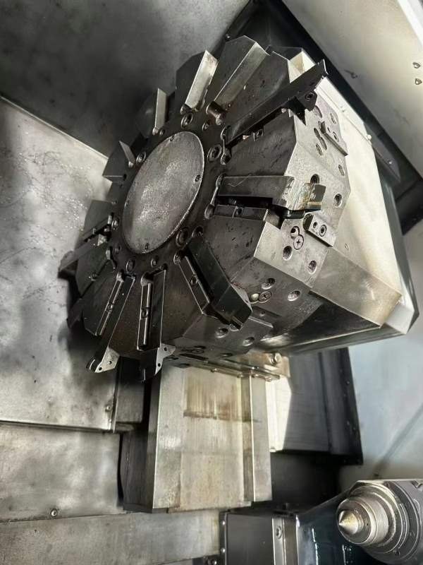 韩国原装威亚300C，15寸液压卡盘，12工位刀塔，带尾座.