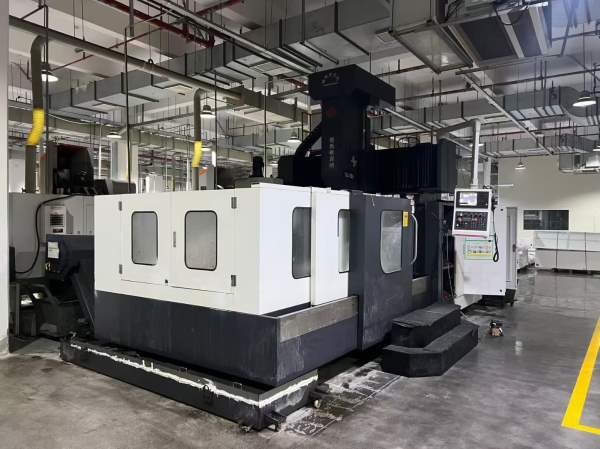 南京德玛斯2515数控龙门，工作台2500/1400mm，门宽152.