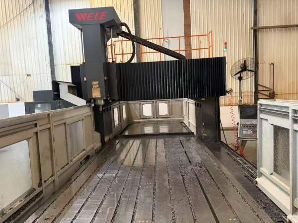 （425图片2台）四川工厂买下8台台湾威立龙门加工中心2.