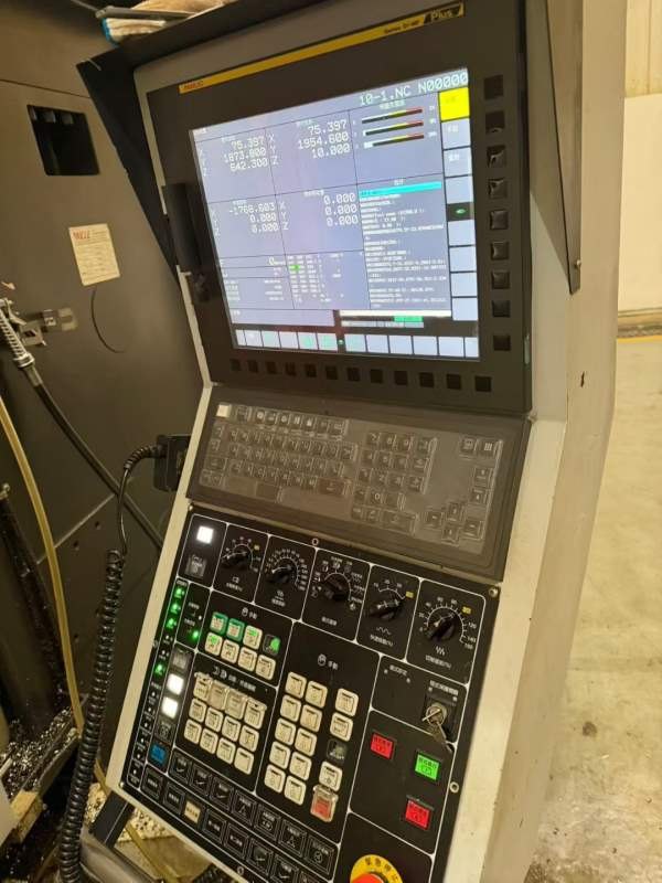 （425图片2台）四川工厂买下8台台湾威立龙门加工中心2.