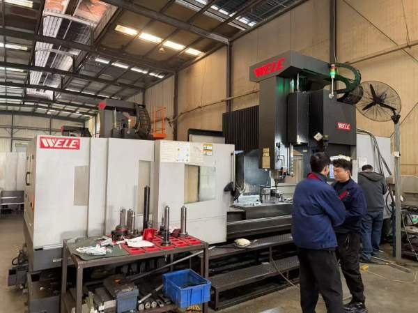 （316图片1台带五轴）四川工厂买下8台台湾威立龙门加.