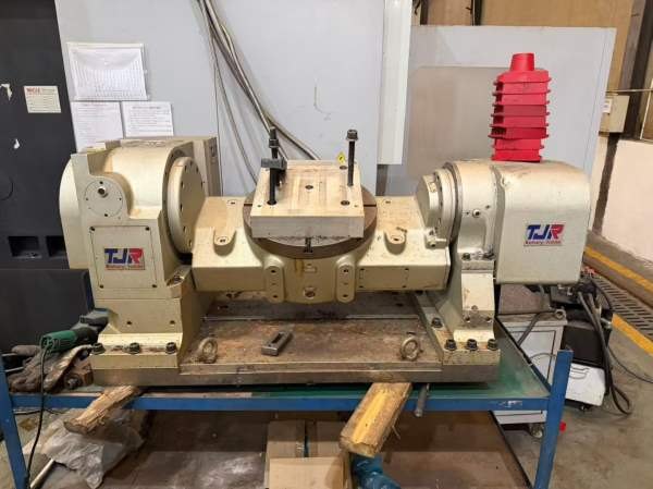 （316图片1台带五轴）四川工厂买下8台台湾威立龙门加.