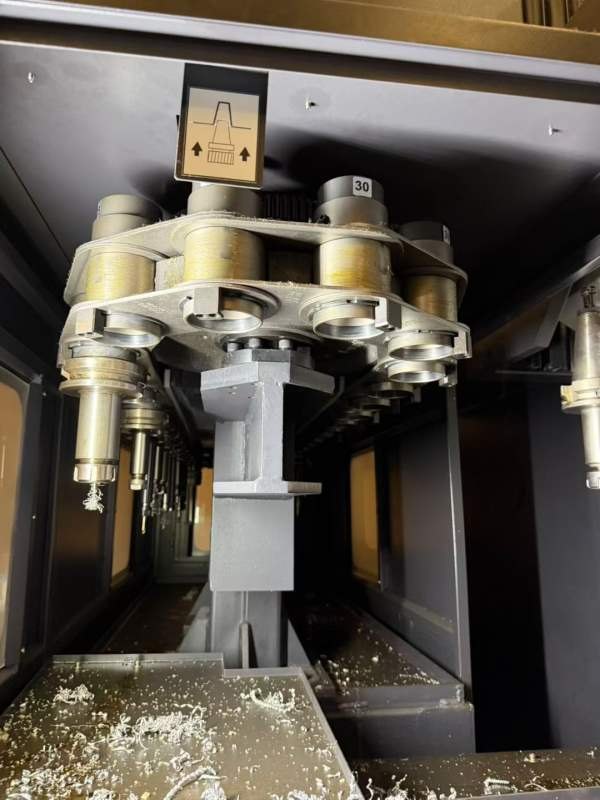 （316图片1台带五轴）四川工厂买下8台台湾威立龙门加.