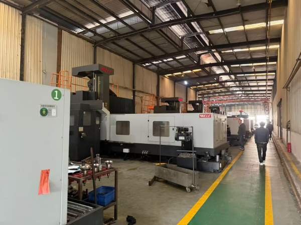 （316图片1台带五轴）四川工厂买下8台台湾威立龙门加.