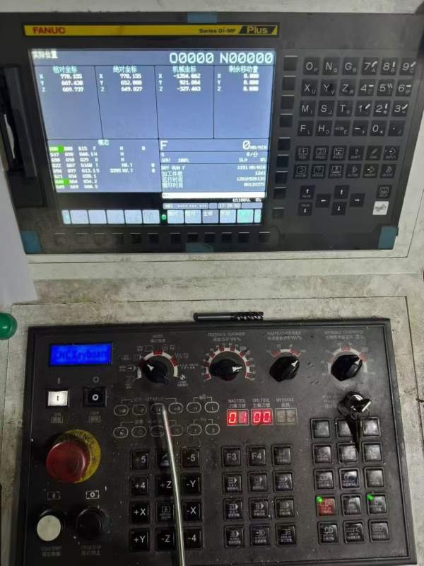 新买3020龙门一台，工作台1.8米3米，门宽2.05米，门高.