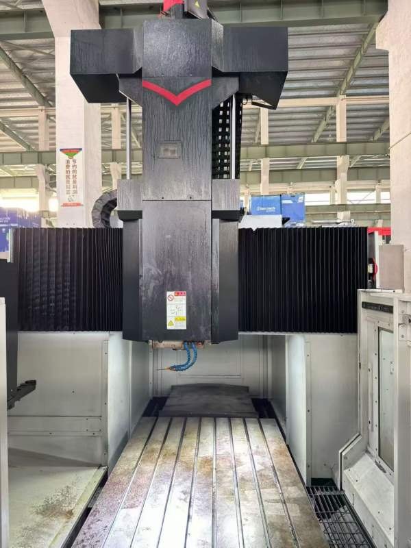 2023年海天GLU1321Plus龙门加工中心。工作台1.3米2.2.