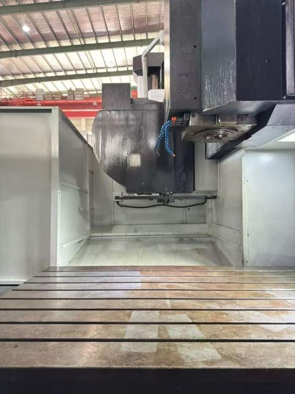 2023年海天GLU1321Plus龙门加工中心。工作台1.3米2.2.