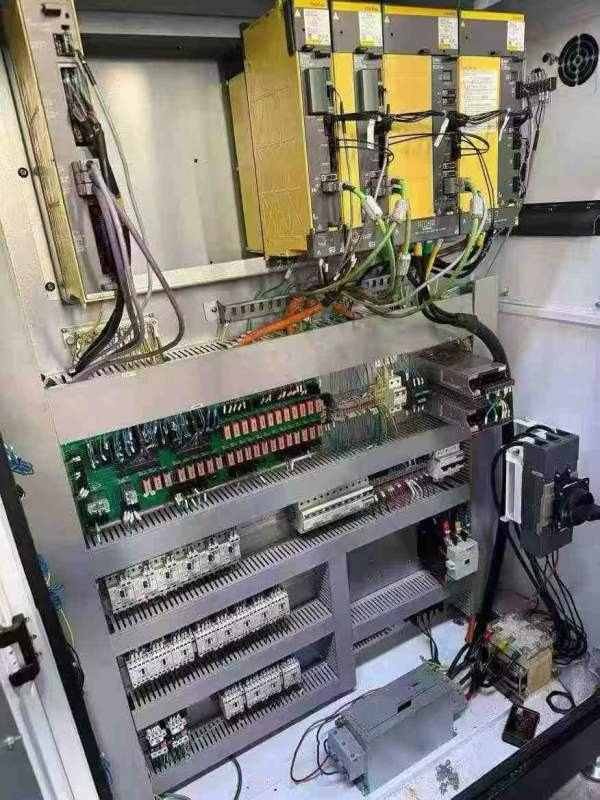 刚刚买一台25年基本全新台群2040龙门加工中心 新到全.