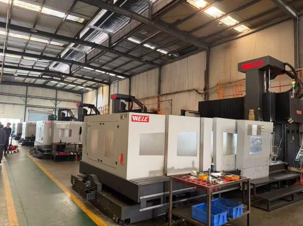 421图片3台）四川工厂买下8台台湾威立龙门加工中心202.