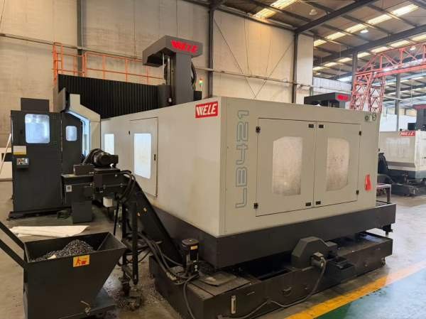 421图片3台）四川工厂买下8台台湾威立龙门加工中心202.