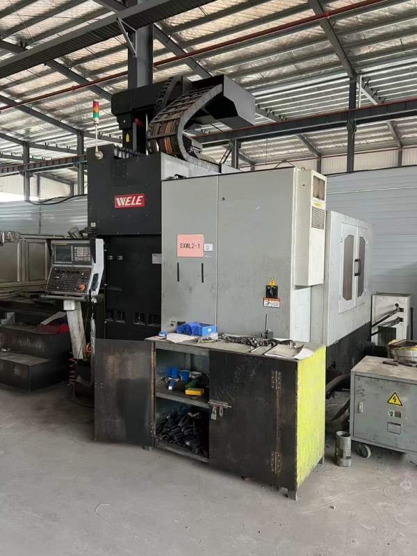 西安工厂崴立216同款两台。工作台1.5x2米。门宽1.7米.