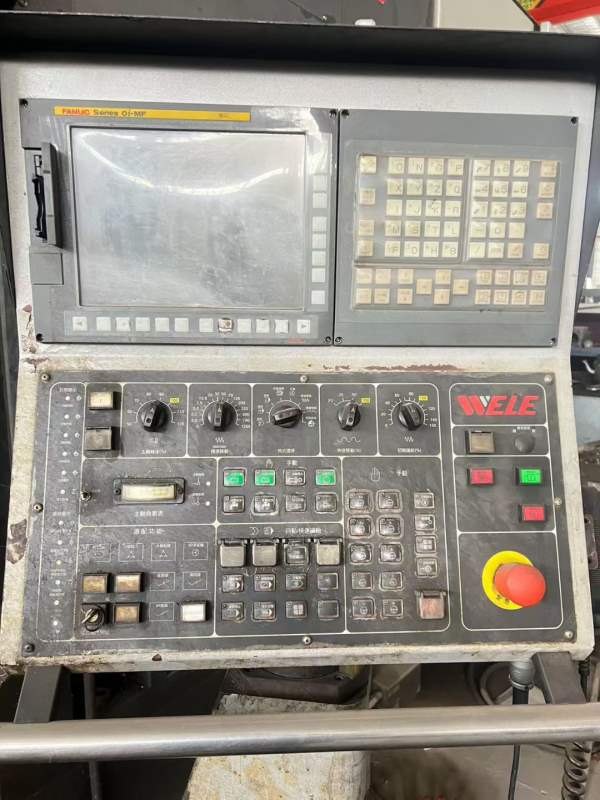 西安工厂崴立216同款两台。工作台1.5x2米。门宽1.7米.