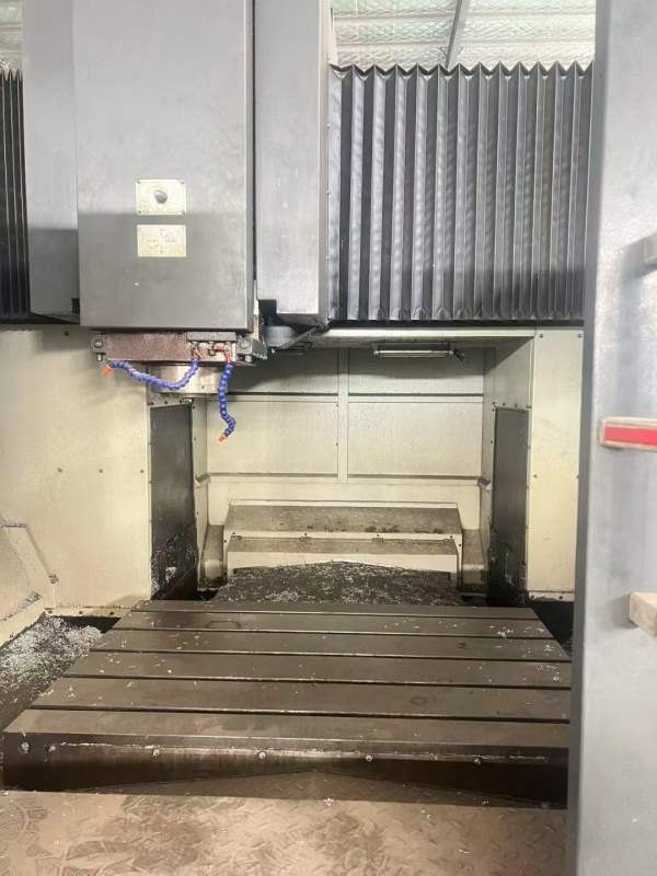 西安工厂海天GLUe13龙门，工作台，主轴BT50，系统三菱.