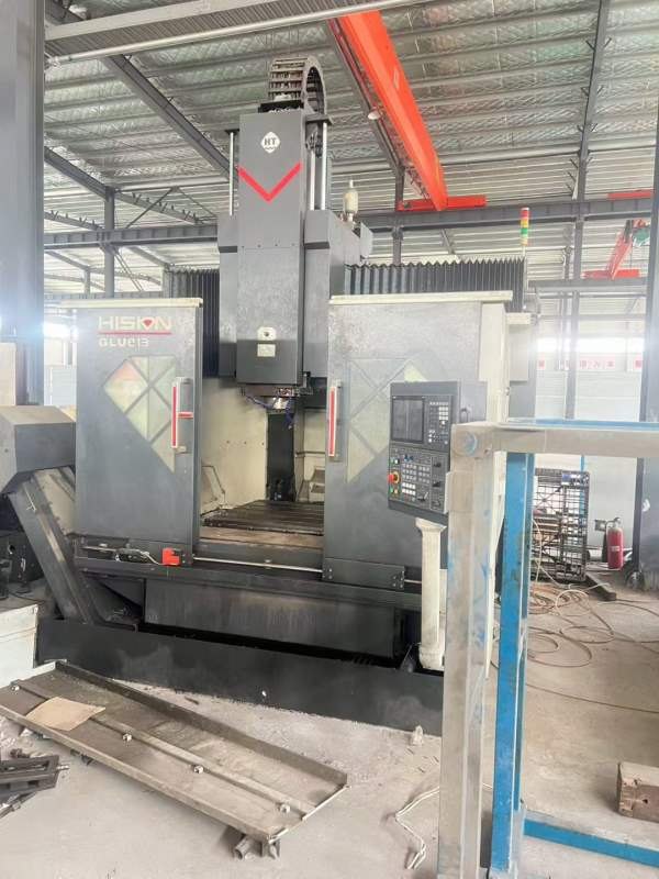 西安工厂海天GLUe13龙门，工作台，主轴BT50，系统三菱.