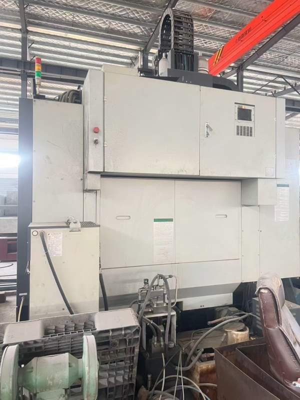 西安工厂海天GLUe13龙门，工作台，主轴BT50，系统三菱.