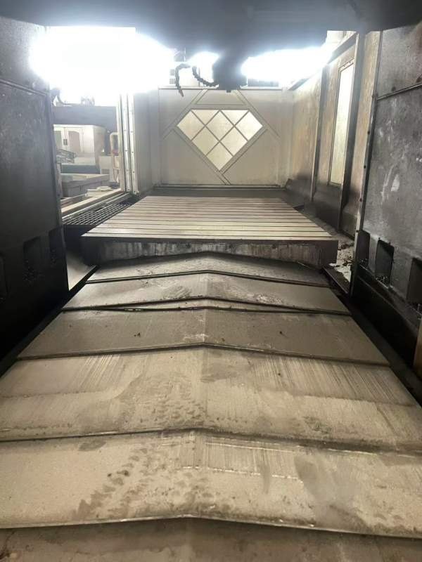 西安工厂海天GLU13两米龙门，工作台，三轴线规，主轴B.