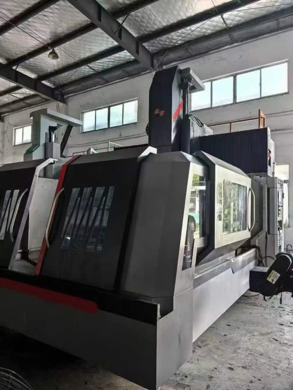 昆山尧工YG-2518门龙加工中心两线一硬导轨，YX55滚住.