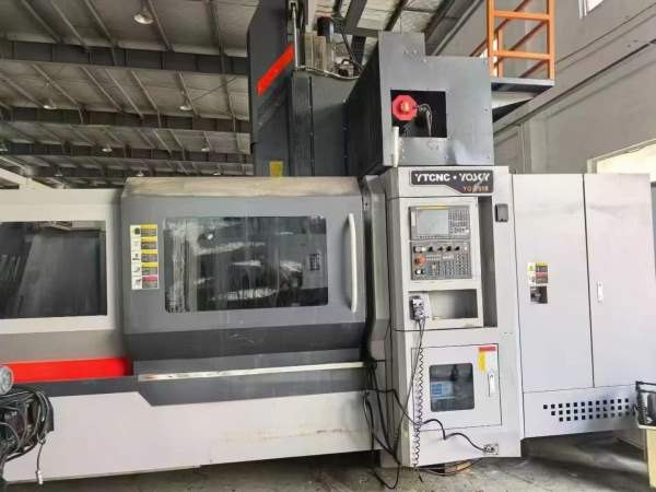 昆山尧工YG-2518门龙加工中心两线一硬导轨，YX55滚住.