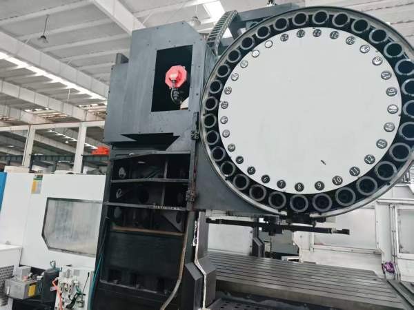 刚刚到货 国盛GMF2519龙门一台，23年设备，两线一硬轨.