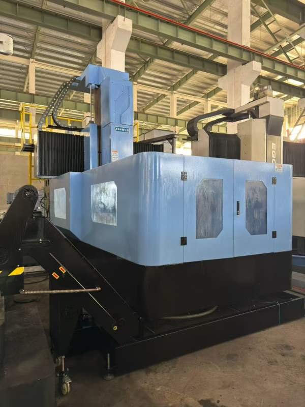 2025年斯可源2013龙门加工中心，准新机工作台1米2米，.