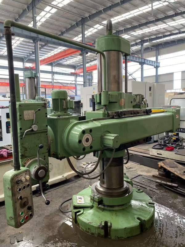 中捷3140万向摇臂钻，重卡汽车后桥壳双面专用镗床，16.