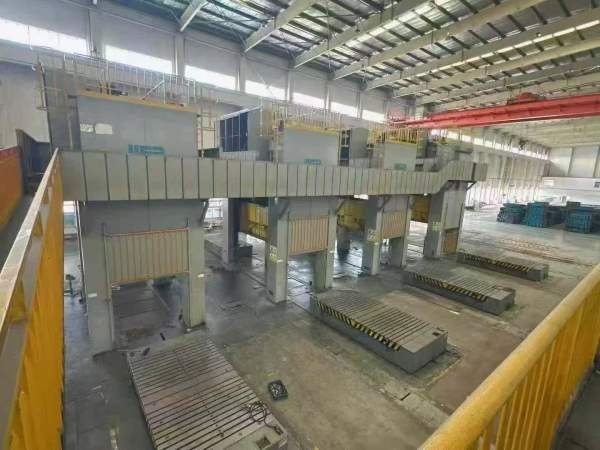 打包工厂在位设备：济南二机3360吨四点线：1300吨，80.