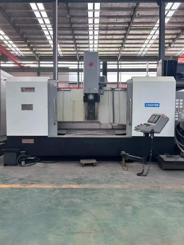 刚刚买下2017年同款4台广东佛威1580数控铣、两线一硬.