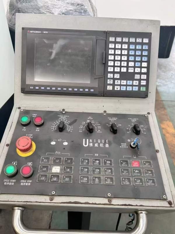 刚刚买下2017年同款4台广东佛威1580数控铣、两线一硬.