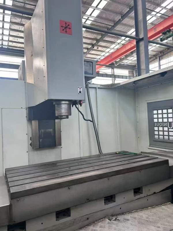 刚刚买下2017年同款4台广东佛威1580数控铣、两线一硬.