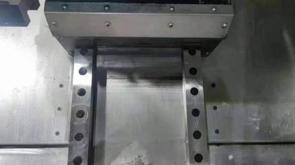 使用几百小时、2023年国盛lHT1031数控车床、发那科Plu.