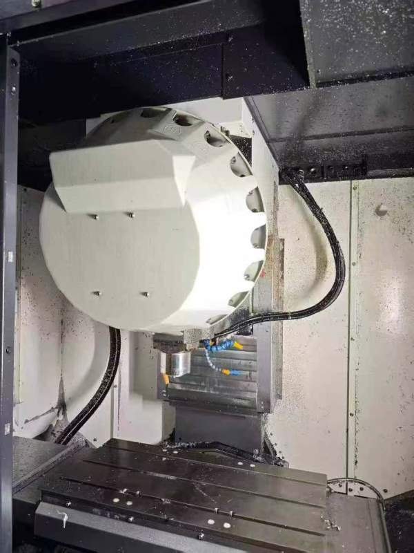 刚刚拿下2台基本全新德扬700钻功中心、工作台850/400.