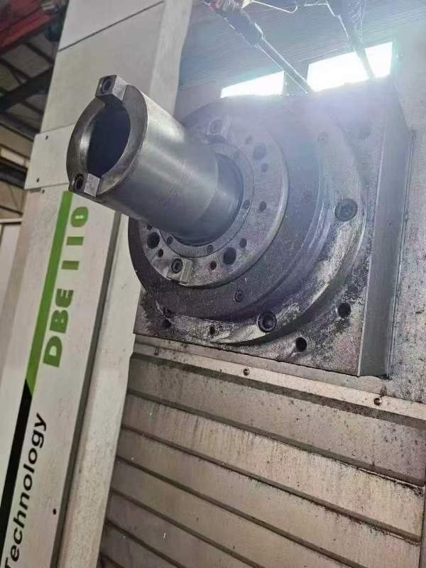 出售9.9成新台湾达佛罗国盛合资大卫DBE110数控镗铣床.