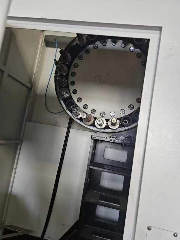 刚刚买下：2024年南通国盛1000单工位卧加一台，bt50齿.